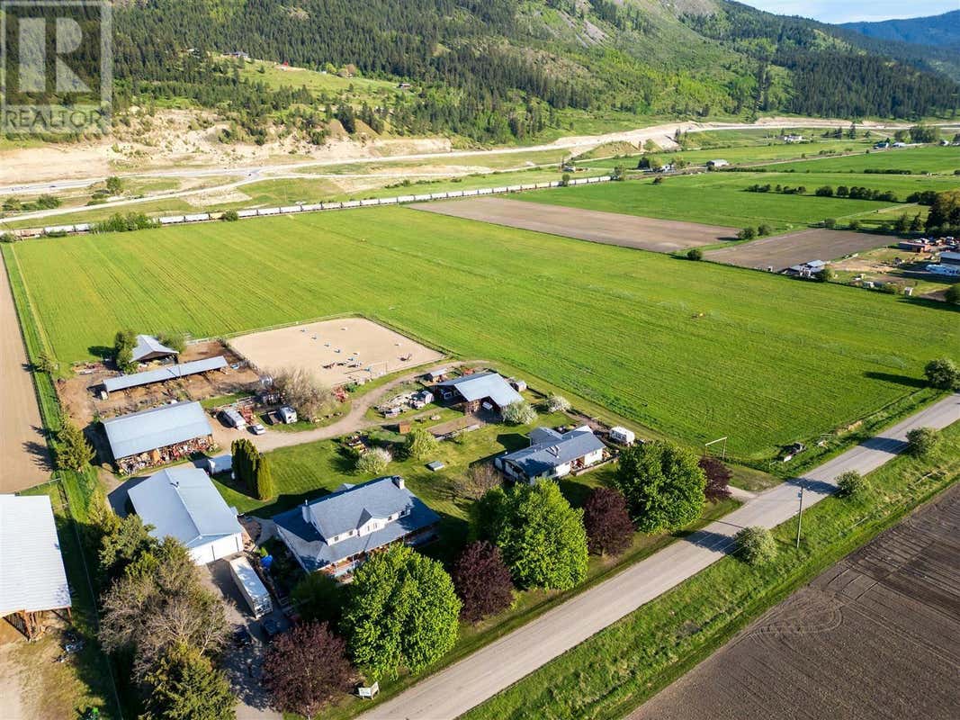 5976 VLA RD, Chase, BC V0E1M1 House For Sale RE/MAX 180985