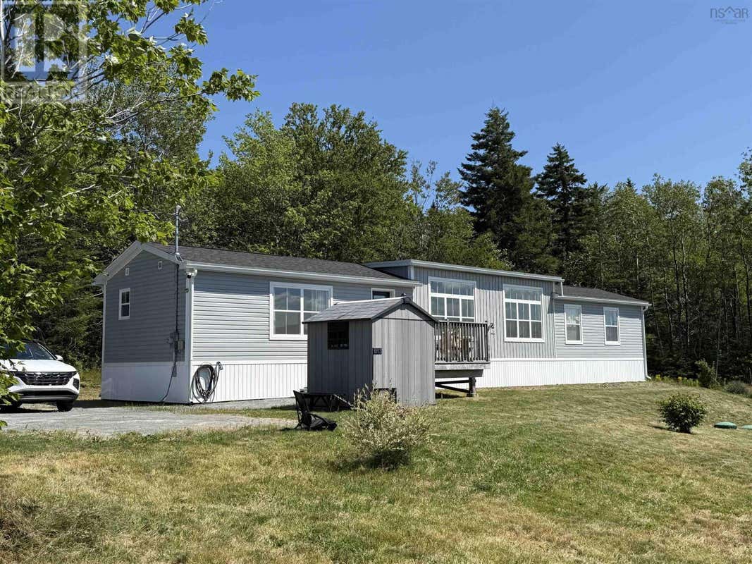 1053 EAST UNIACKE ROAD
