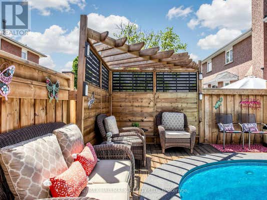 98 ARROWHEAD DRIVE, VAUGHAN (EAST WOODBRIDGE), ON L4L 4A5 House