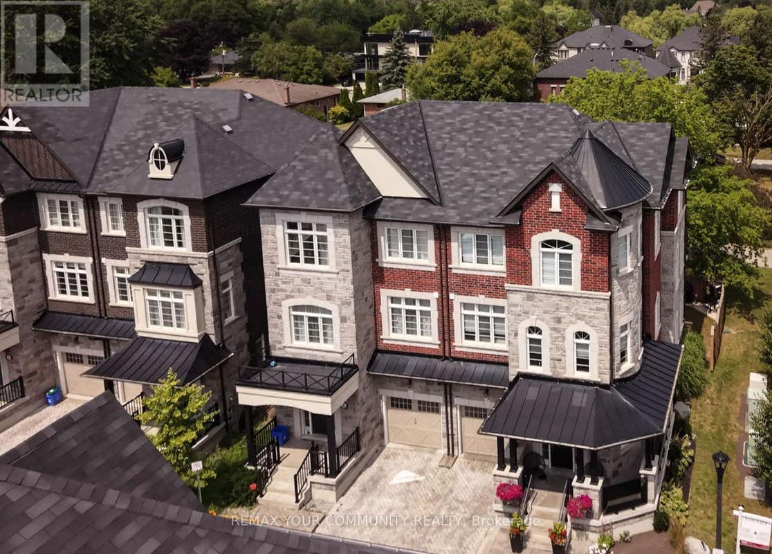 6 GLOBEMASTER LANE