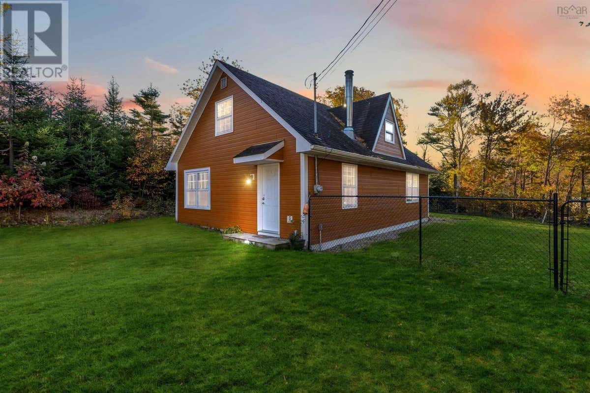 331 Conrads Road, Hubbards, NS B0J1T0 House For Sale RE/MAX 202425288