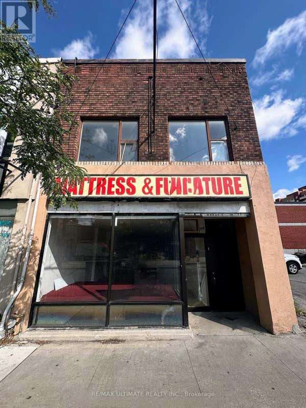 566 ST CLAIR AVENUE W