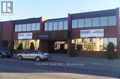 201 - 111 SIMCOE STREET N