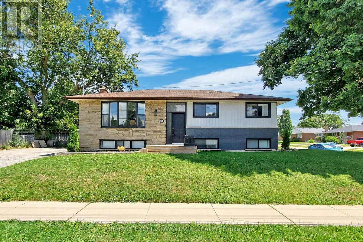 LOWER 403 ANNES STREET, Whitby (Downtown Whitby), ON L1N5K4 Home For