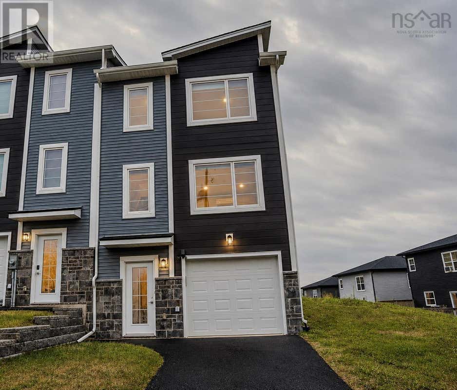 17 GROSSE STREET