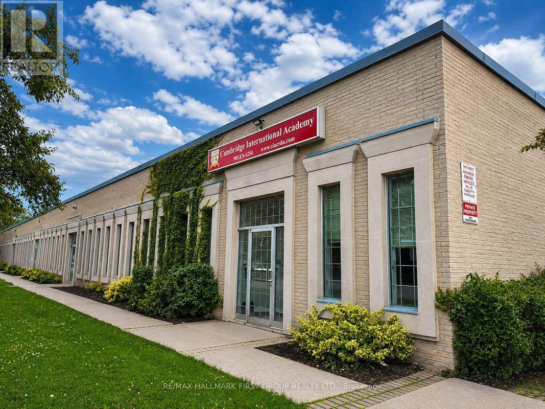 126 COMMERCIAL AVENUE