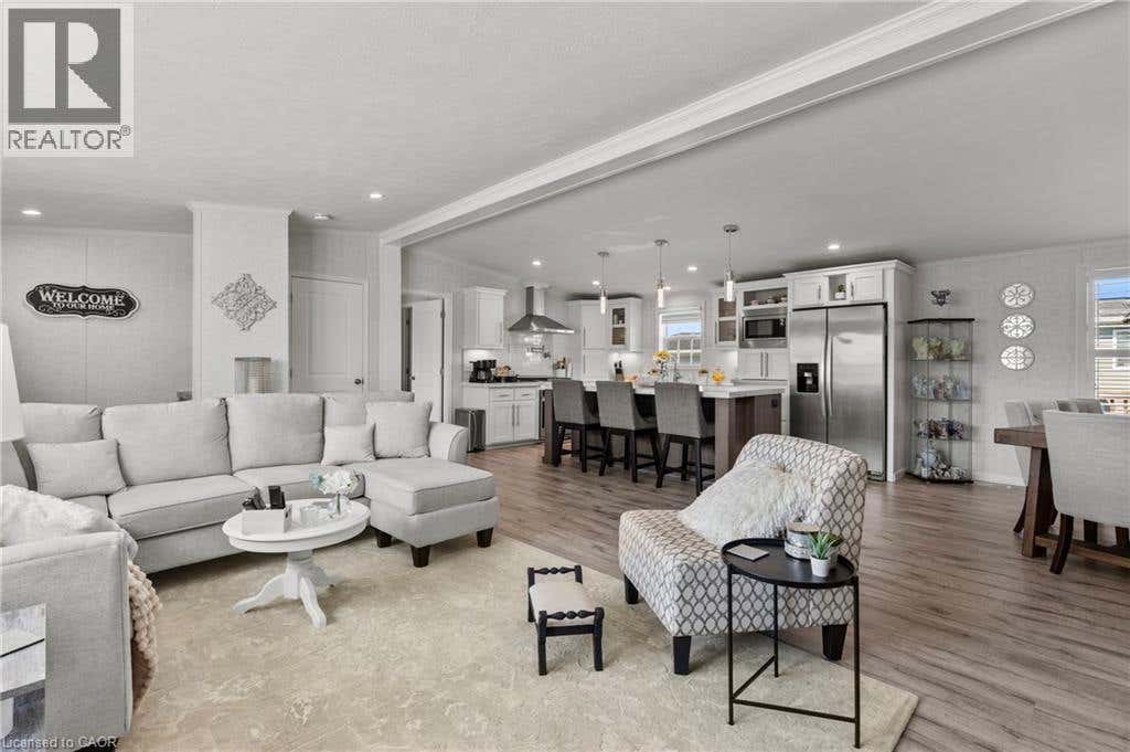 13 HICKORY HOLLOW