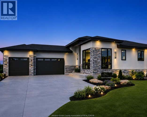 2 PEBBLE BEACH COURT
