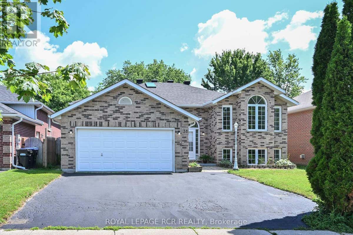 31 ENGLISH DRIVE