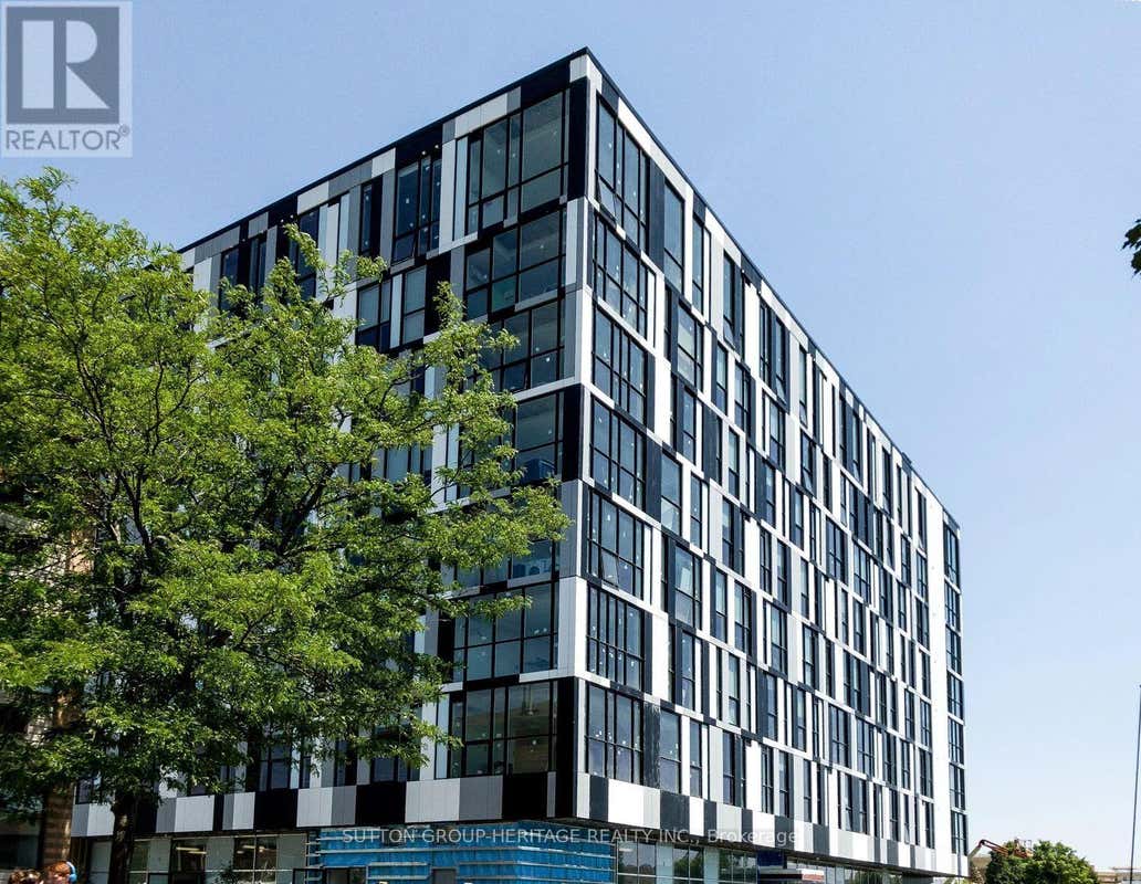 736 - 1900 SIMCOE STREET N
