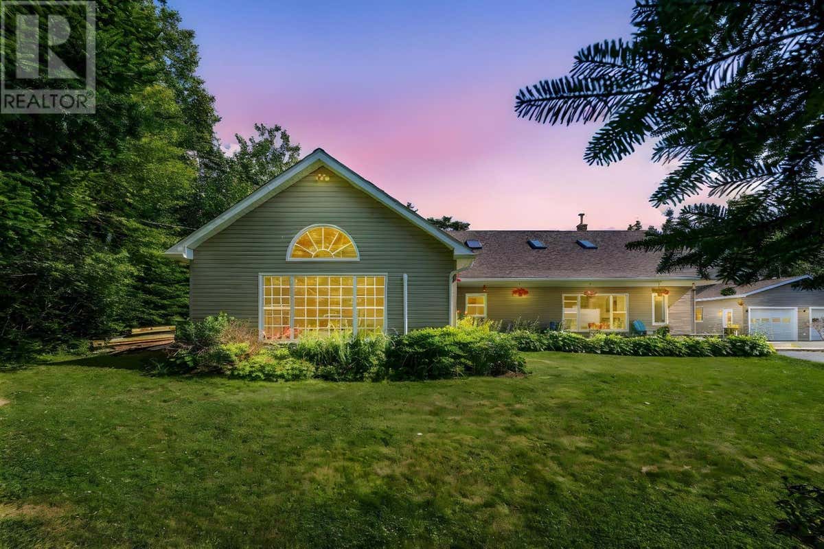 6 SPRUCE LANE