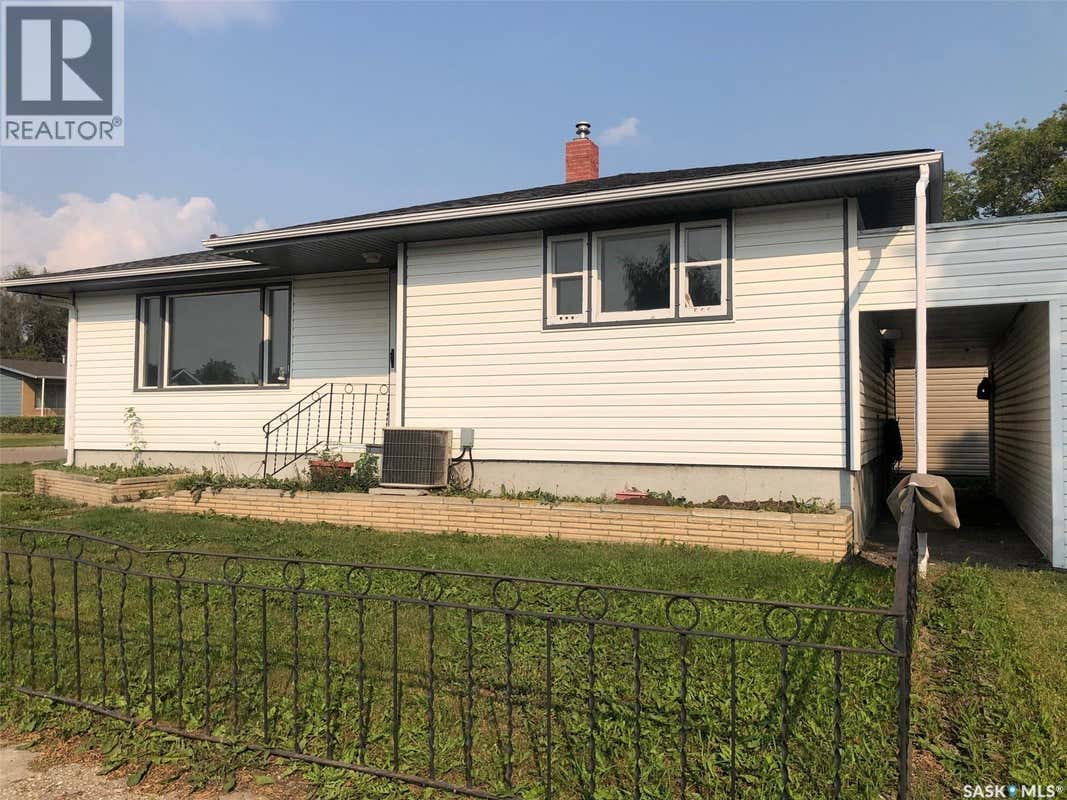 303 FOURTH AVENUE E