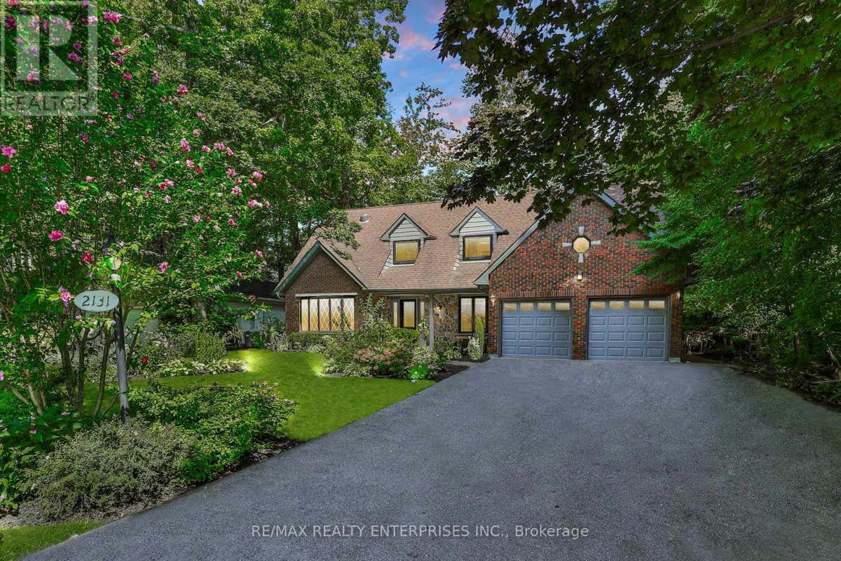 2131 LYNCHMERE AVENUE, Mississauga (Cooksville), ON L5B1W7 House For