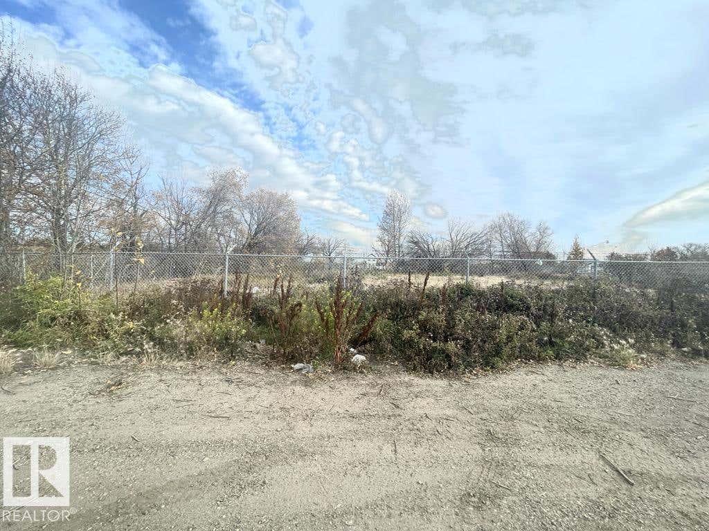 12433 49 ST NW