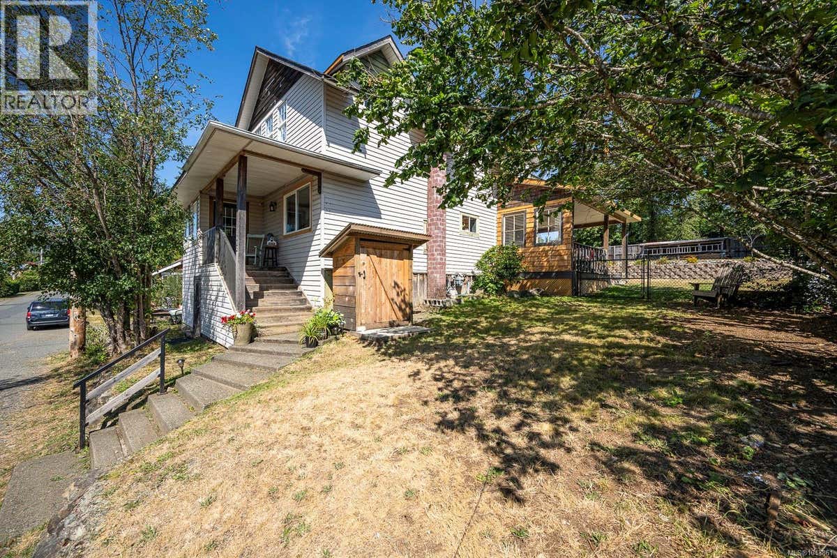 2612 DUNSMUIR AVE