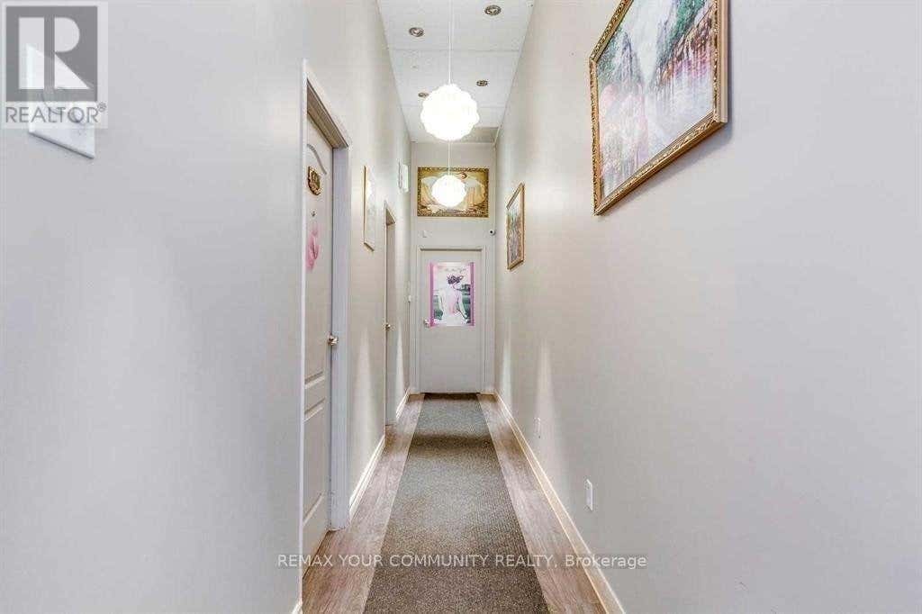 #210 - 668 SILVER STAR BOULEVARD