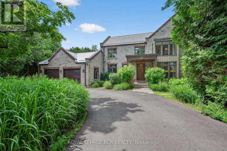 18 MOUNT HAVEN CRESCENT