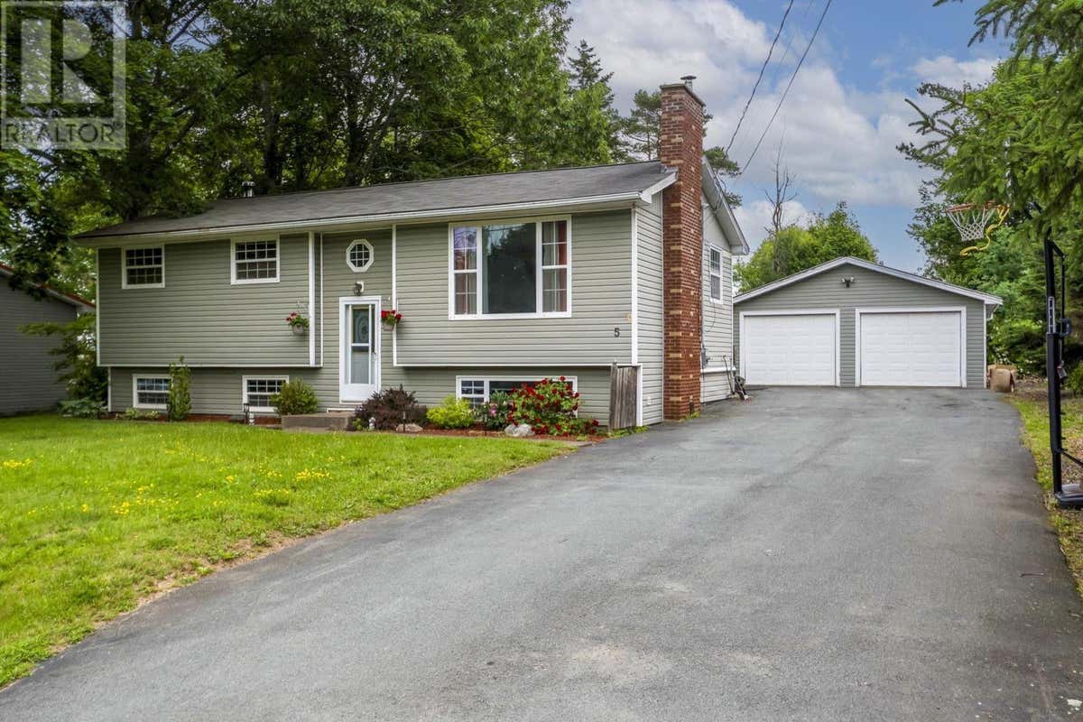 5 SUNNYHILL DRIVE