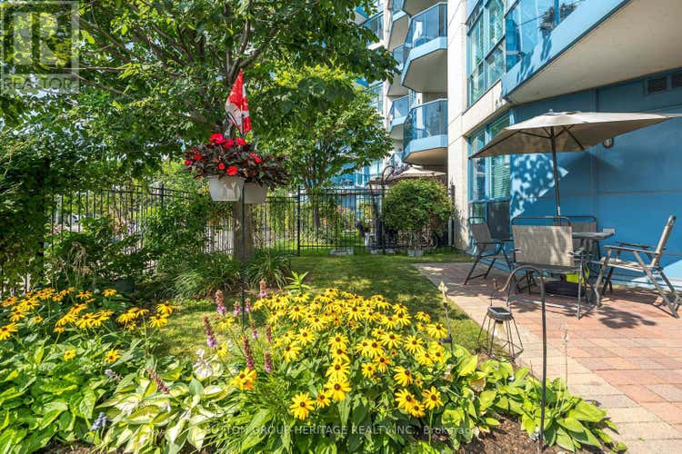 A02 - 340 WATSON STREET W