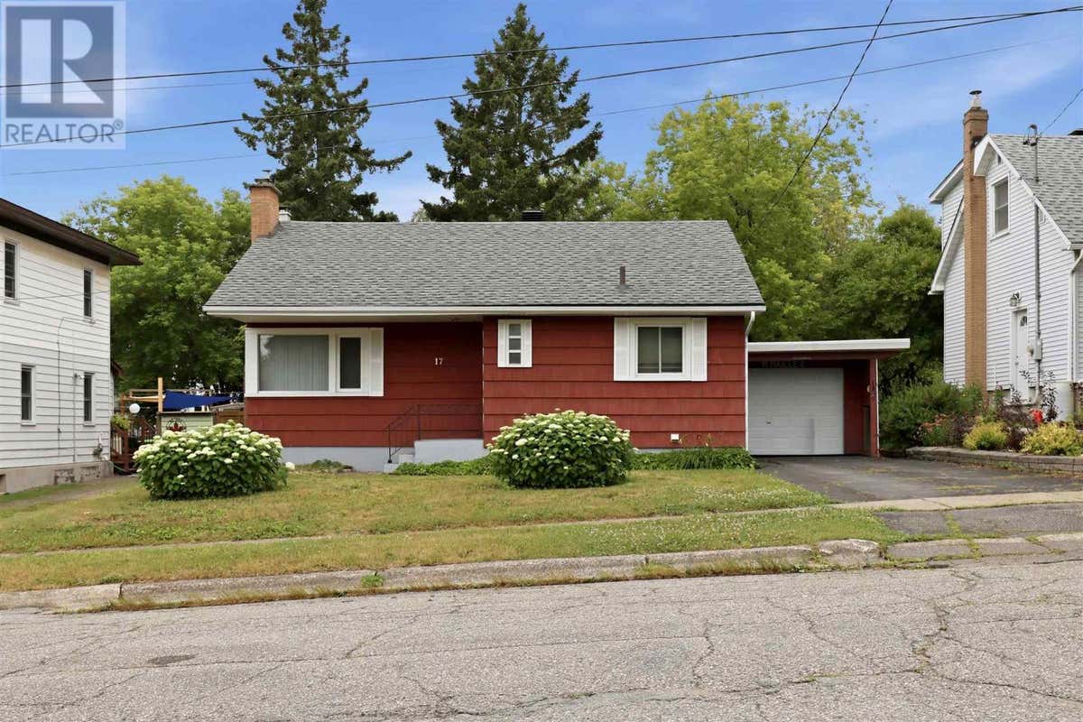 17 FINDLAY DR