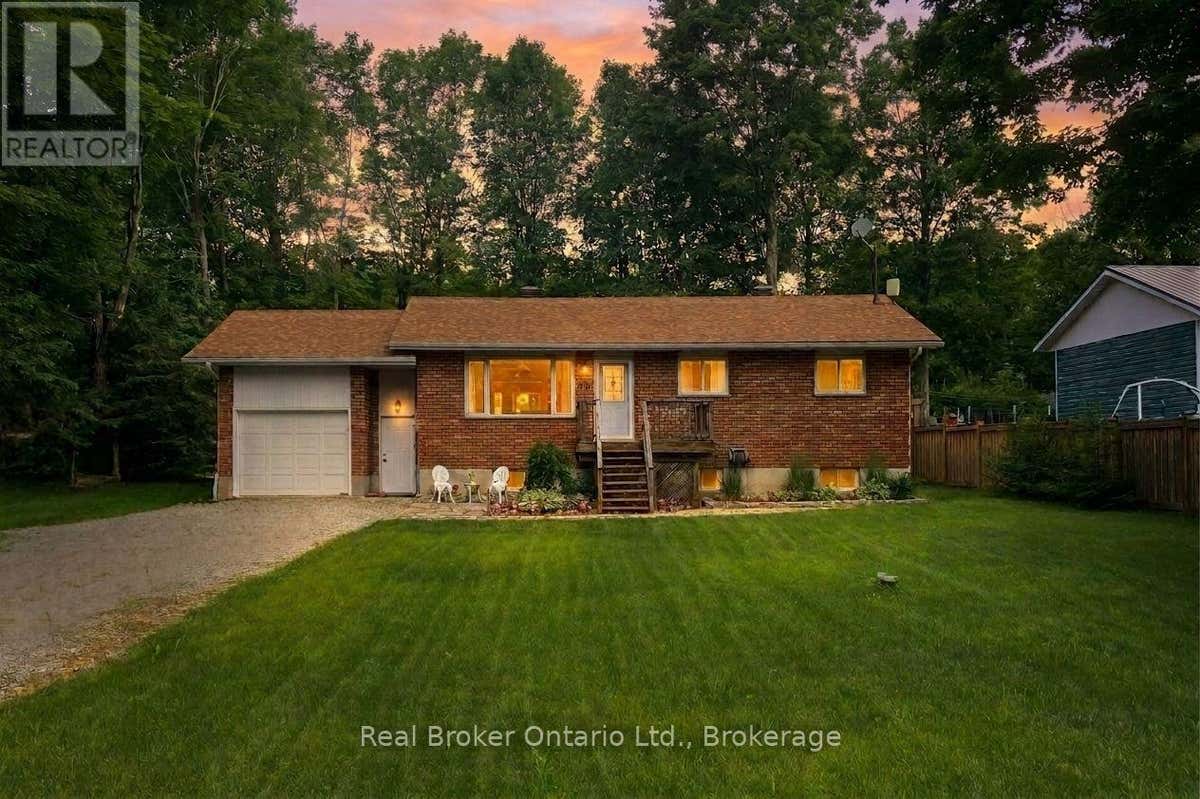 16 MUNDY AVENUE
