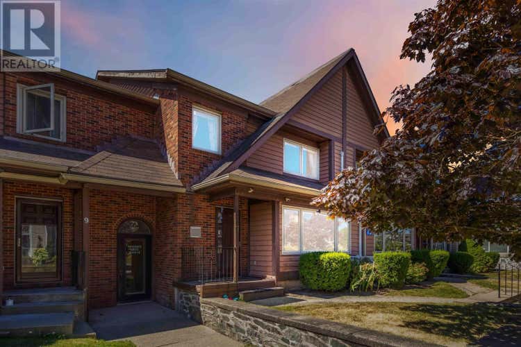 7 73 Collins Grove, Dartmouth