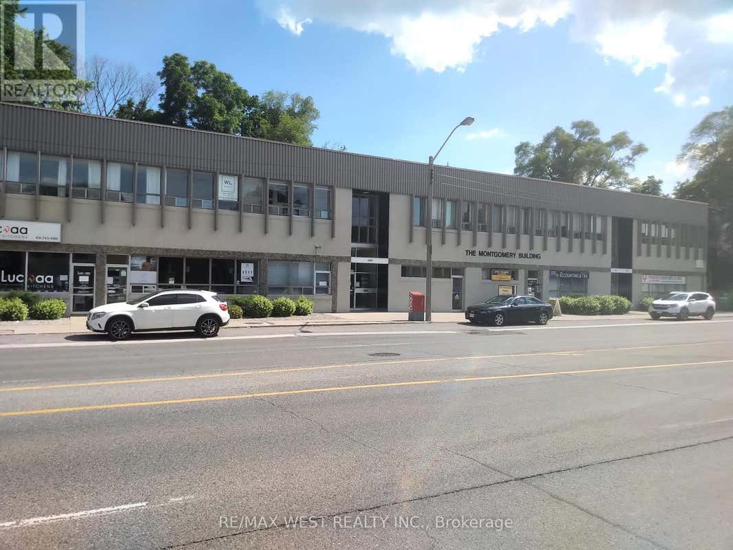 205 - 3269 BLOOR STREET W