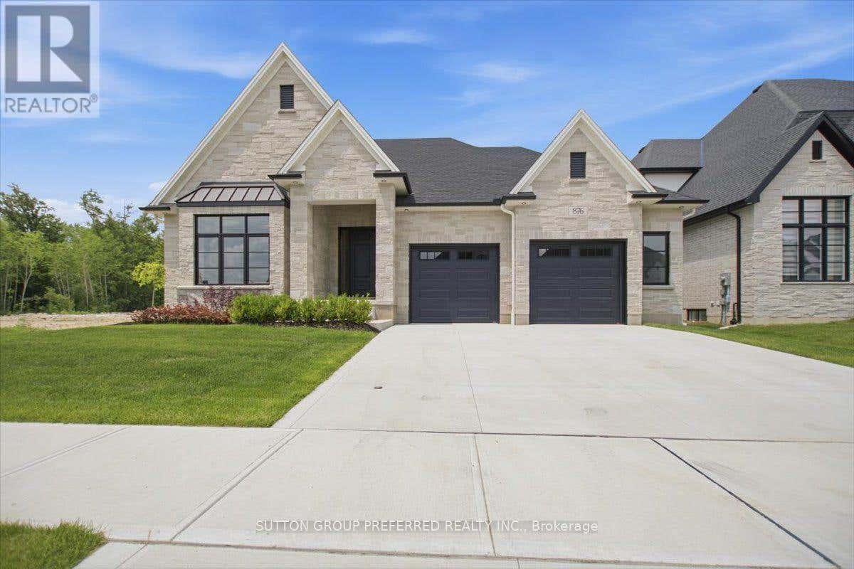 876 EAGLETRACE DRIVE