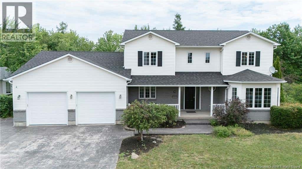 19 HOWE CRESCENT