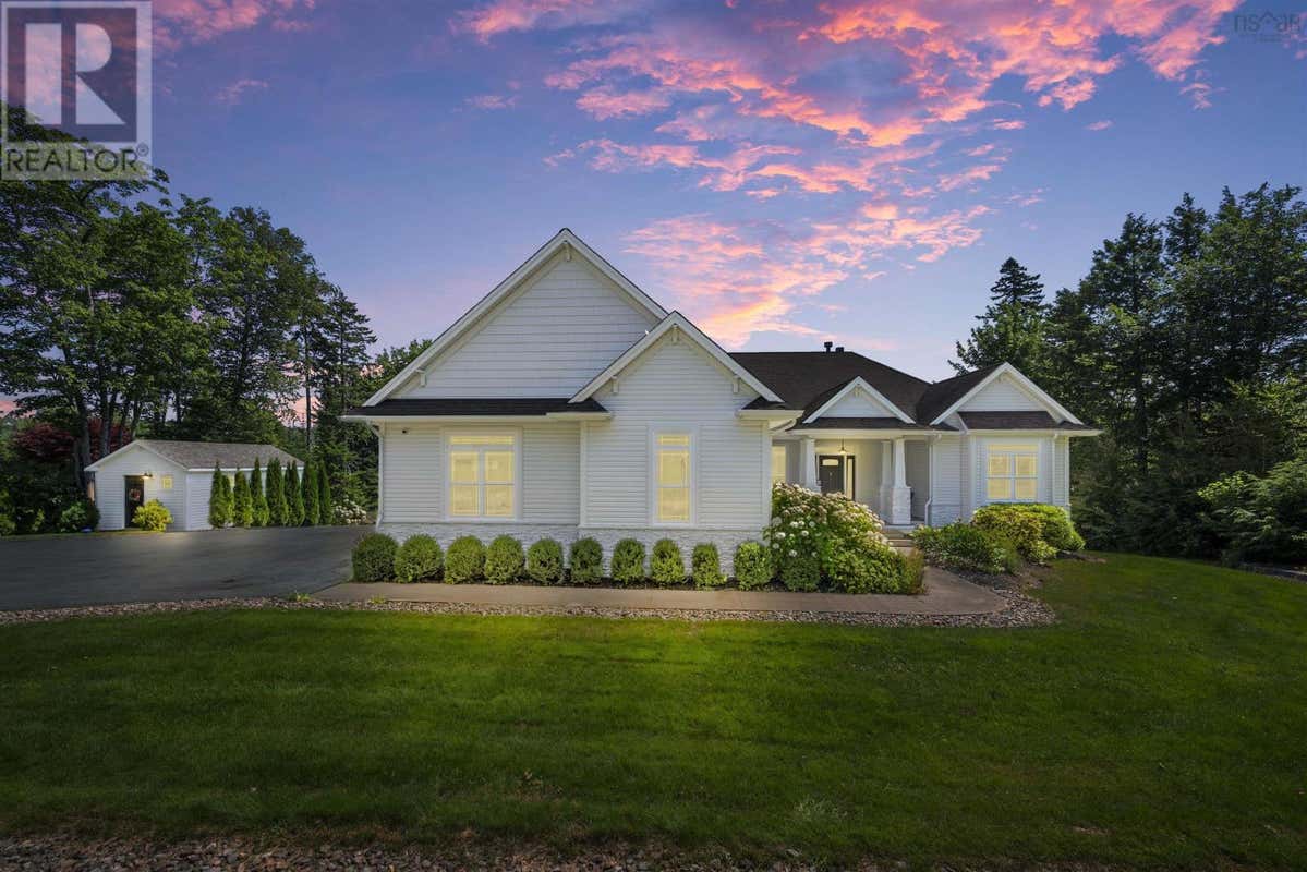 261 ABERDEEN DRIVE