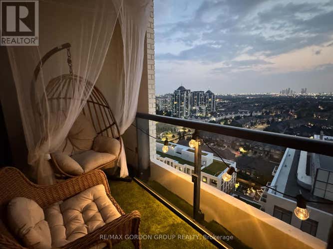 1802 - 7950 BATHURST STREET