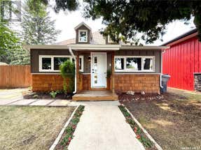 210 Glasgow AVENUE
