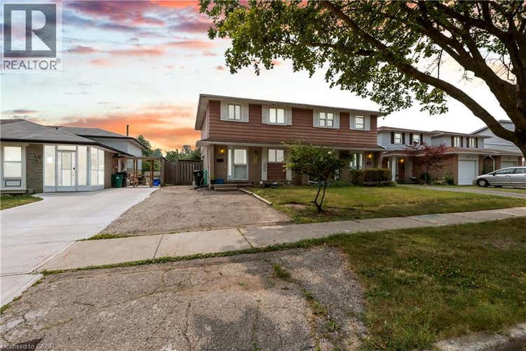 51 SHADELAND Crescent