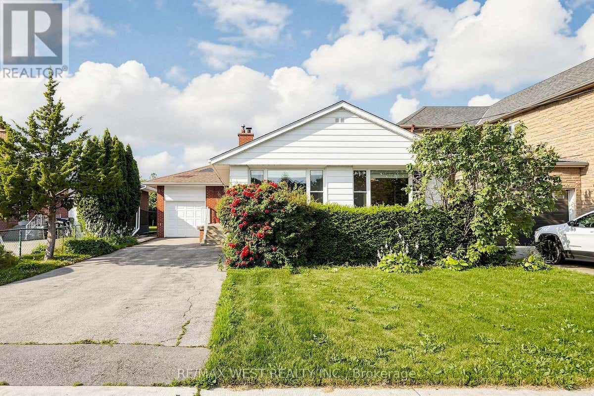 32 ALLONSIUS DRIVE