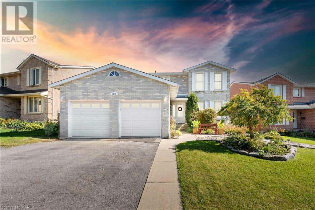 1181 Gladstone Way  