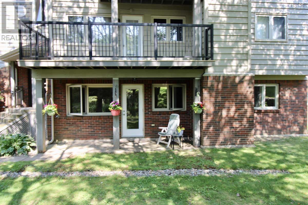 102 63 FARNHAM GATE ROAD