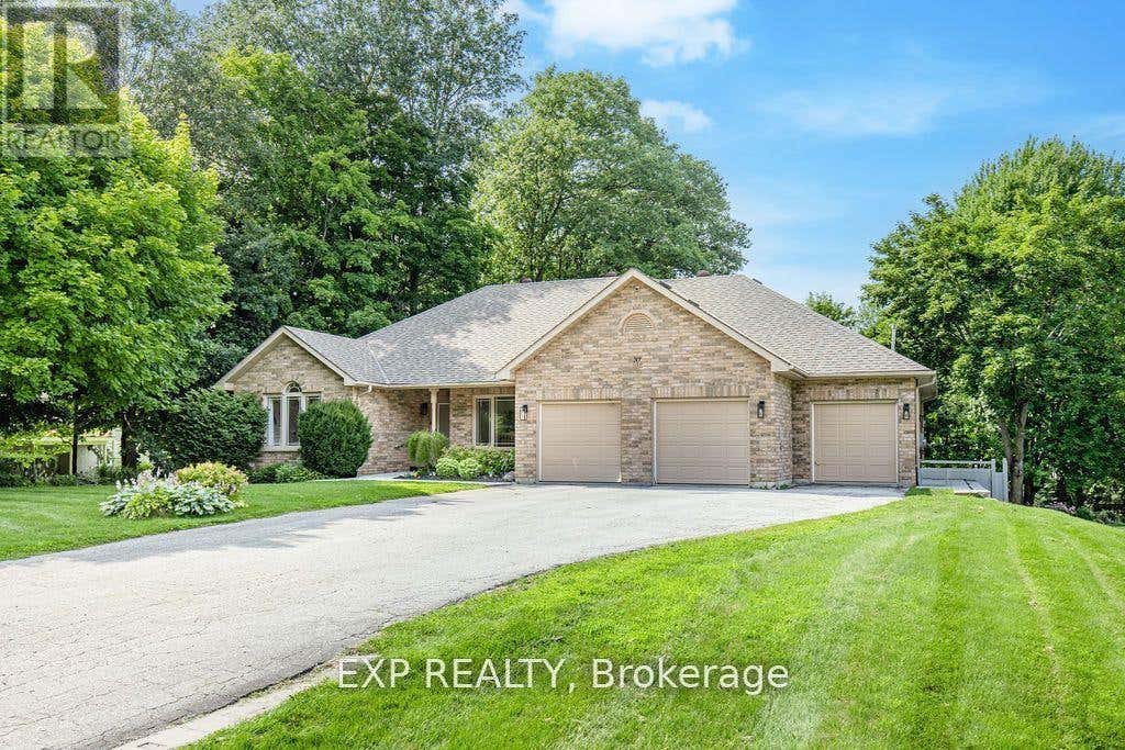 37 PADDY DUNNS CIRCLE
