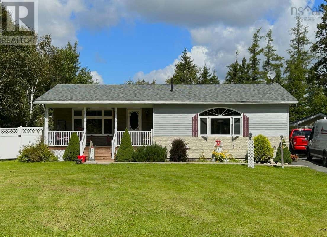 63 211 Highway, Sherbrooke, NS B0J3C0 À vendre RE/MAX 202422137