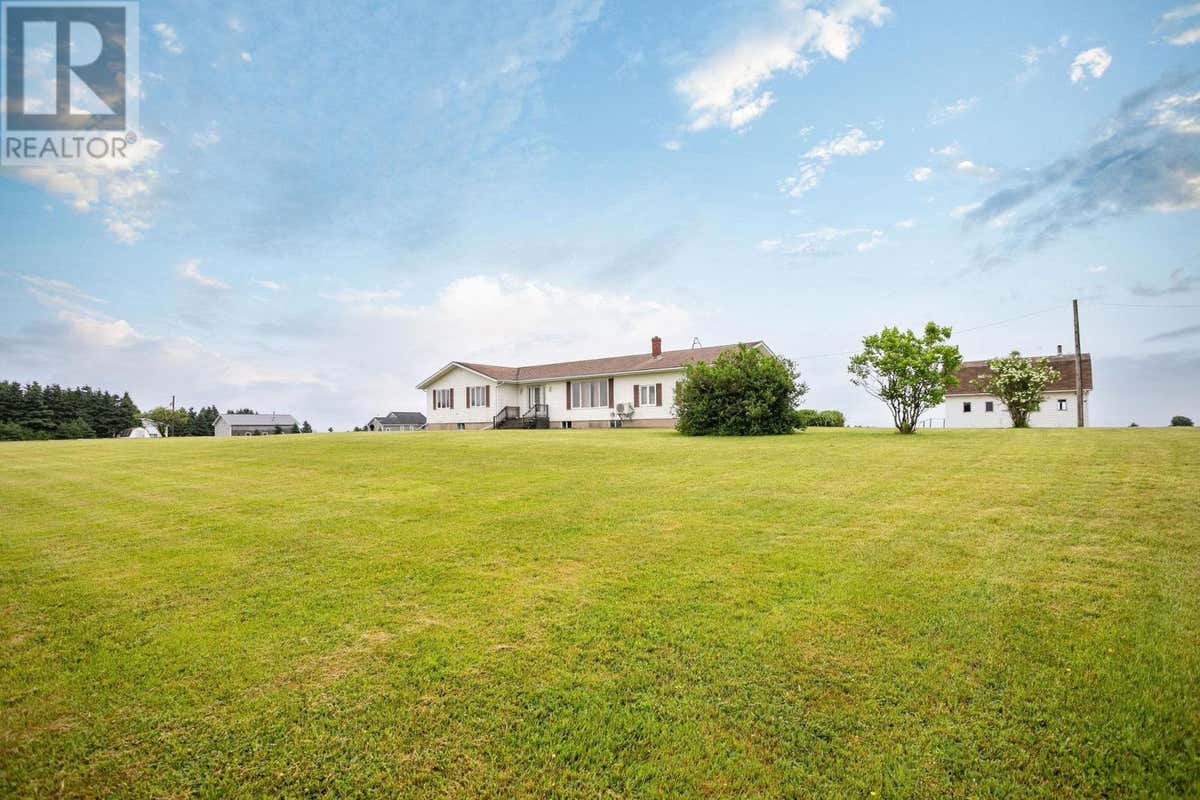 3277 CAPE BEAR ROAD, 3277 ROUTE 18, GUERNSEY COVE