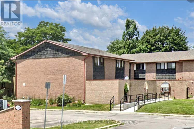 15 - 470 SOUTHDALE ROAD E