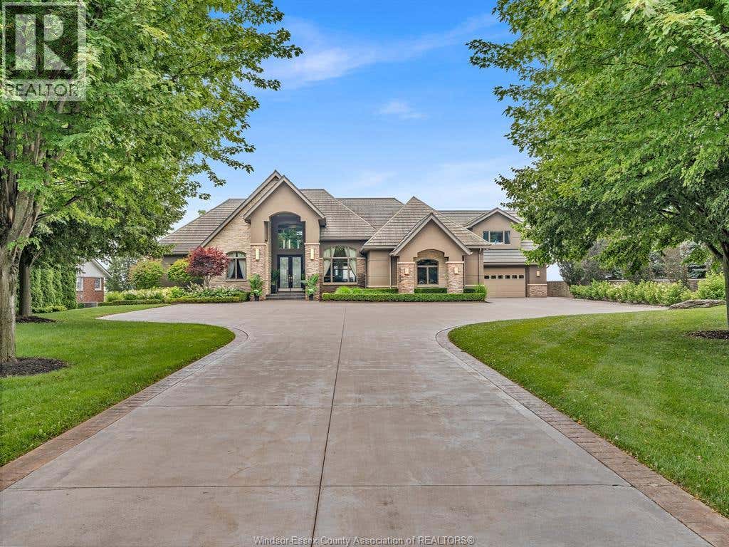 320 SEACLIFF DRIVE WEST