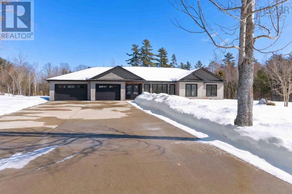 472 ALEXANDER MACKENZIE ROAD