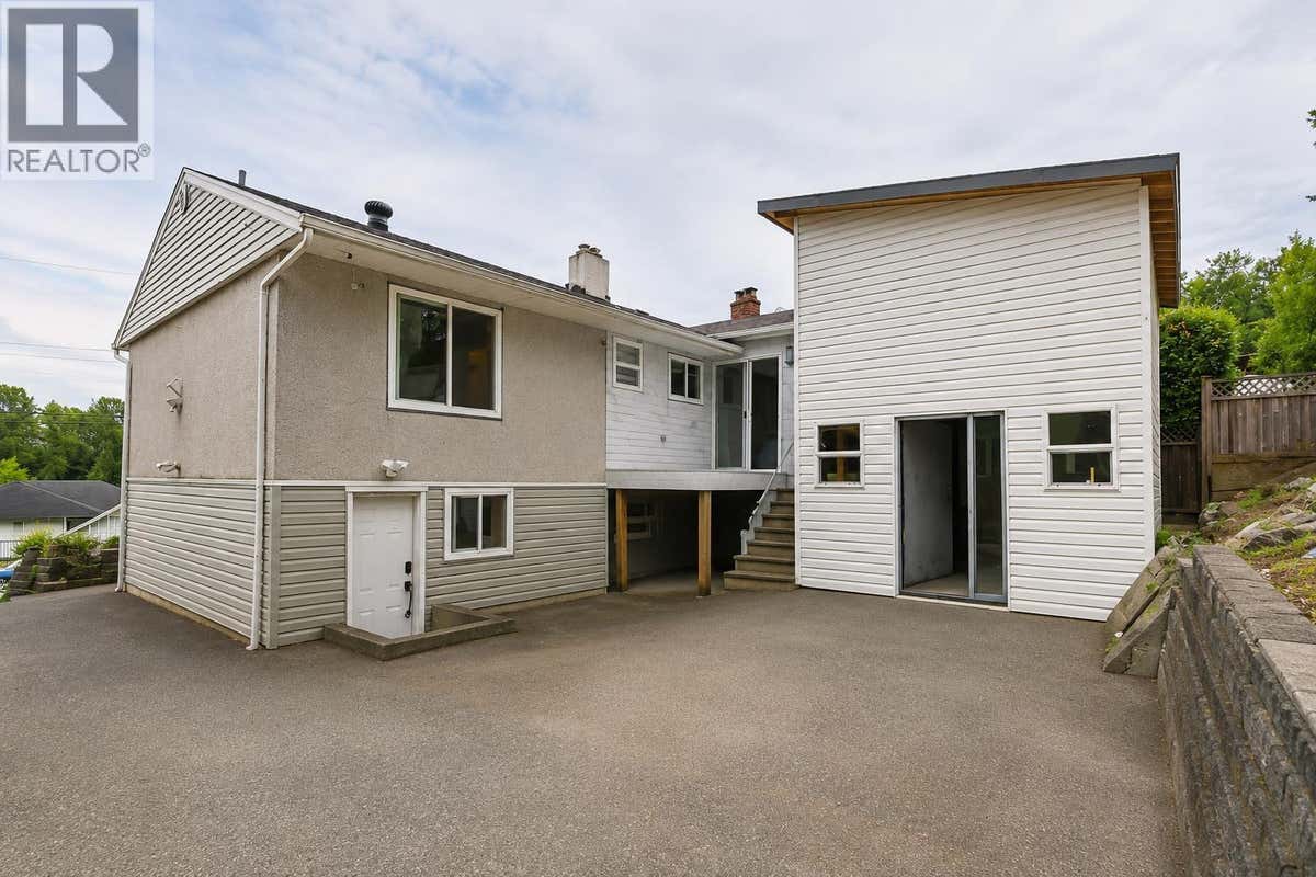 3867 MARINE DRIVE