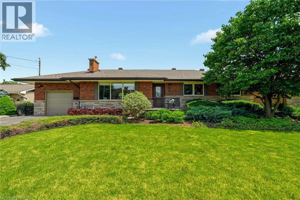 27 BRENTWOOD DRIVE