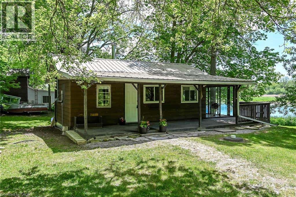 2 TOWNLINE ROAD E