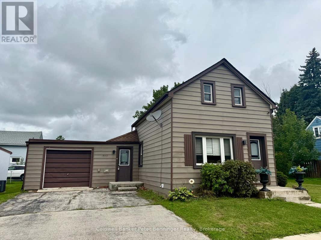 582 9TH STREET