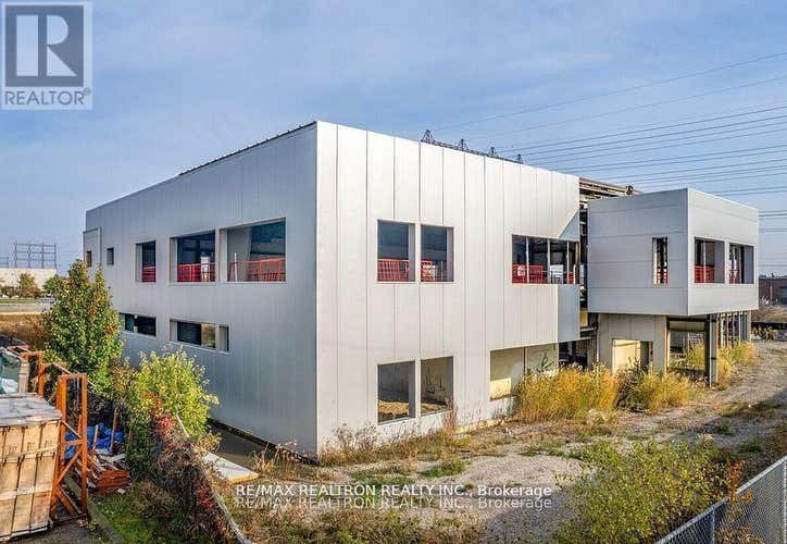 10 VICE REGENT BOULEVARD