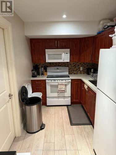 LOWER UNIT - 251 FLOYD AVENUE
