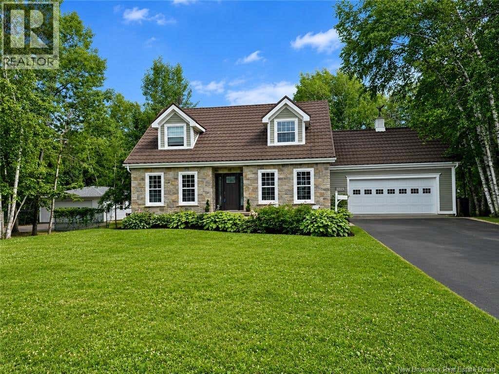 1025 TAMARACK