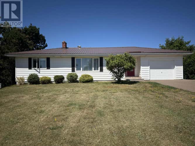 12196 RTE 6, Victoria St. E